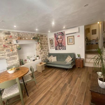 Apartman Oleandar Kastela Luaran gambar