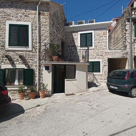 Apartman Oleandar Kastela Luaran gambar