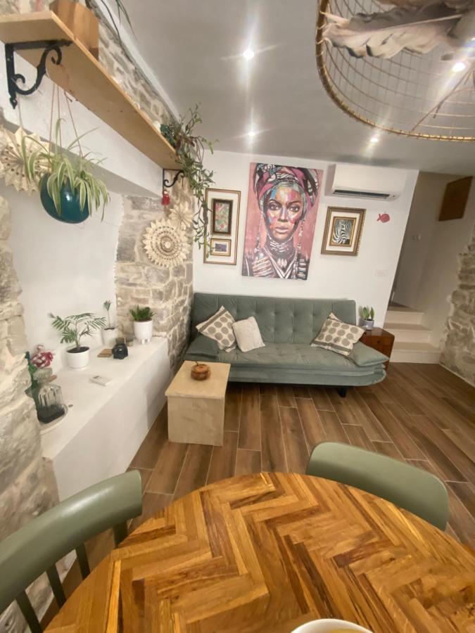 Apartman Oleandar Kastela Luaran gambar