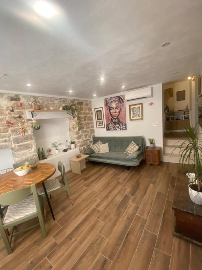Apartman Oleandar Kastela Luaran gambar
