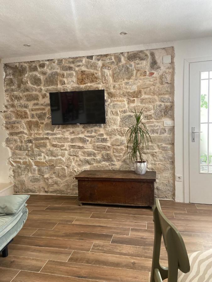 Apartman Oleandar Kastela Luaran gambar